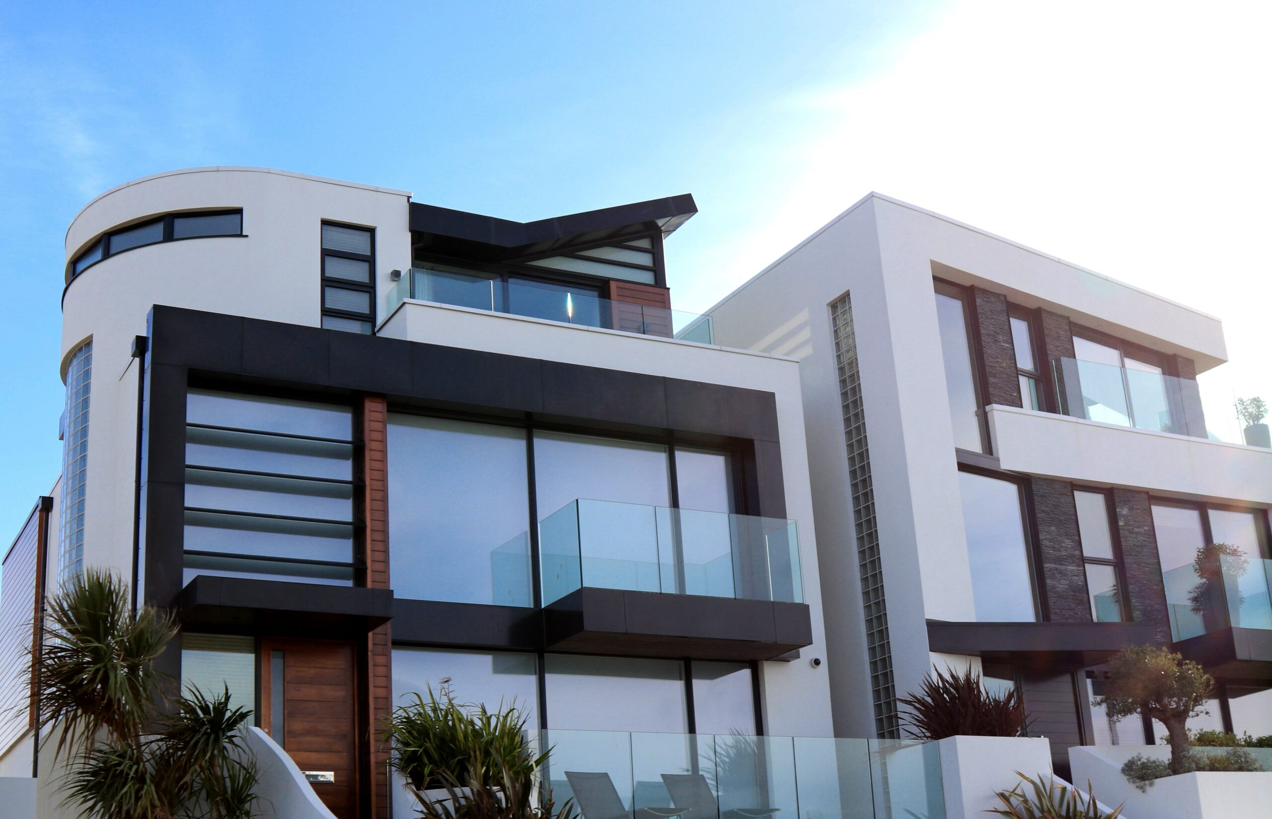 What Is a Better Investment – Condo vs. Townhouse